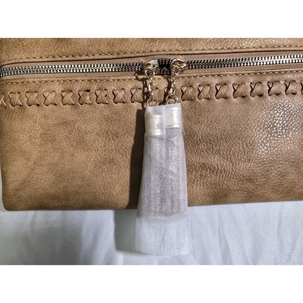 NWT The Mia K. Collection Crossbody Purse - Picture 3 of 9